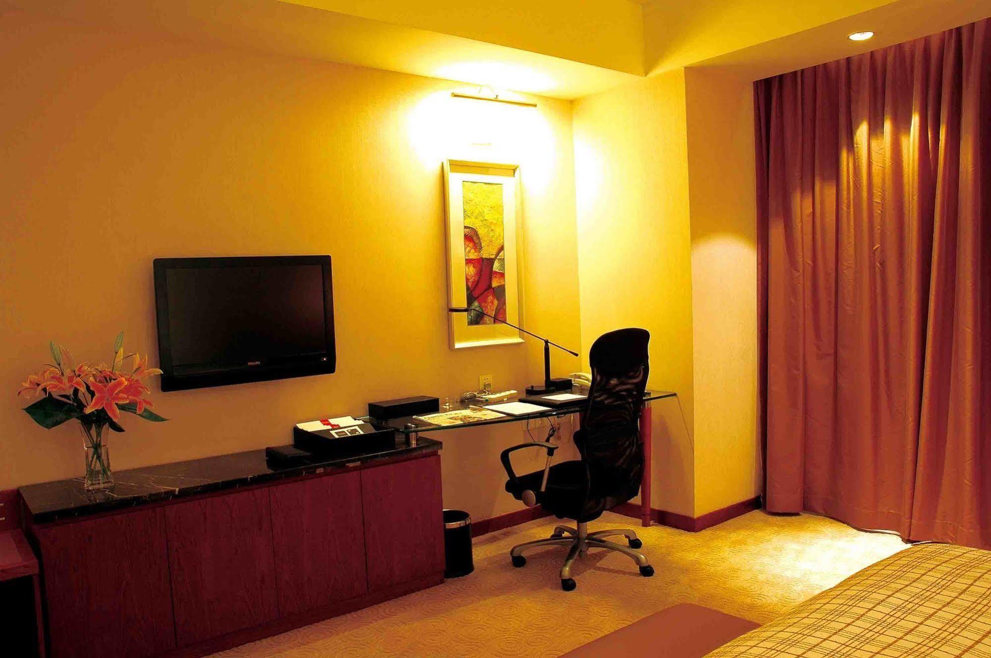 Merryland Traders Hotel Changshu Экстерьер фото